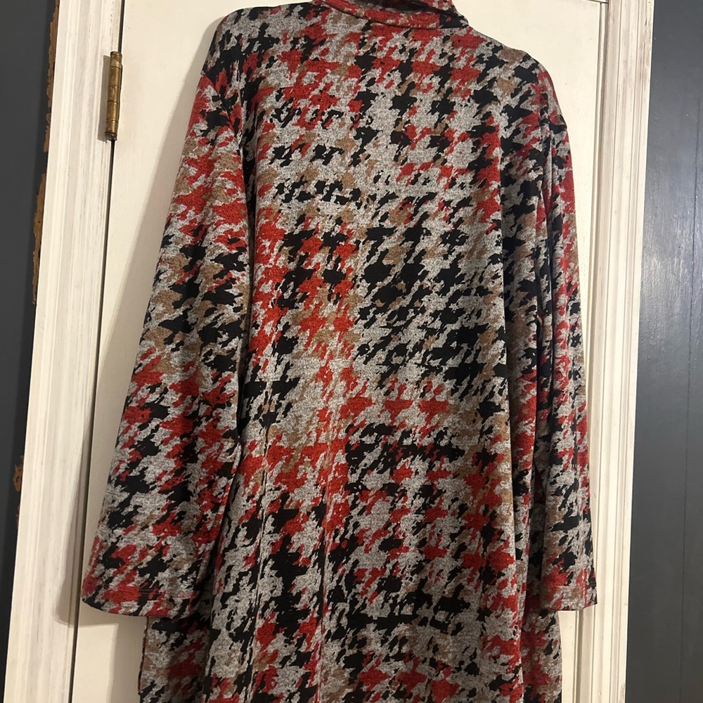 N Touch Women's Plus Size 1X Abstract Textured Jacket - Red, Black, & Gray - Picture 8 of 13